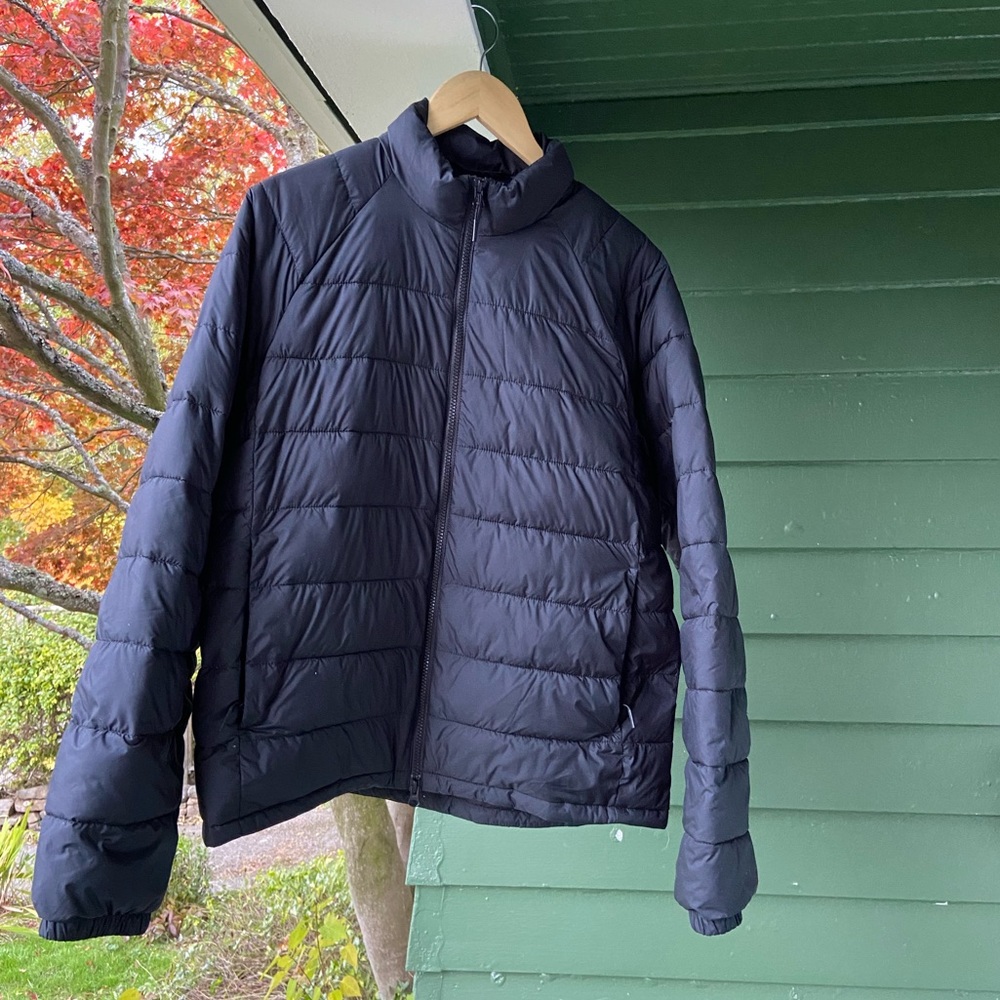 Everlane Lightweight Puffer Jacket - Black